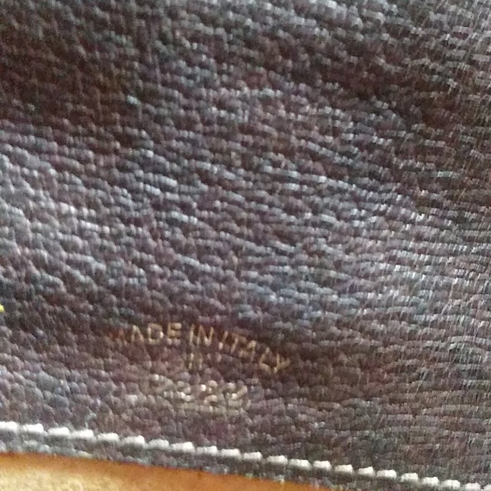 Gucci Clutch FLASH SALE - Picture 7 of 8